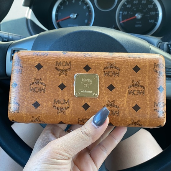 MCM 55mm cat eye sunglasses - Picture 2 of 11